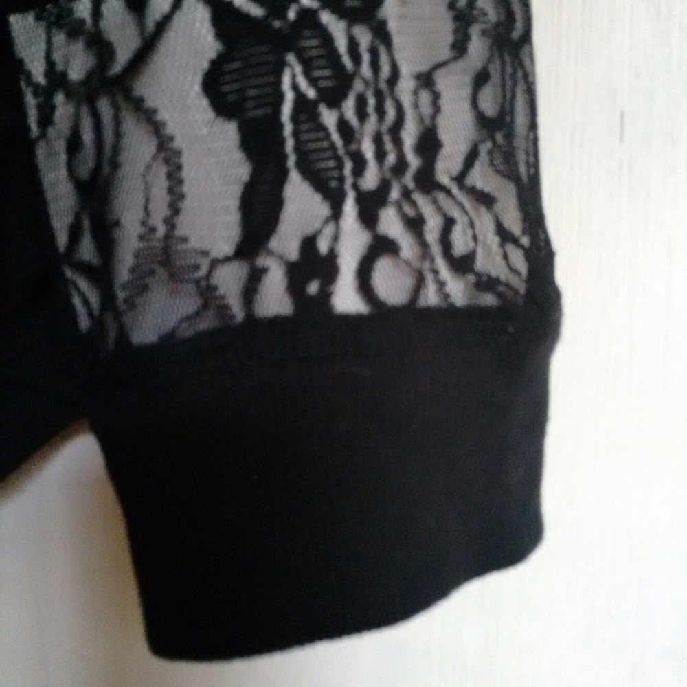 lei long sleeve top with lace sleeves - Picture 6 of 7